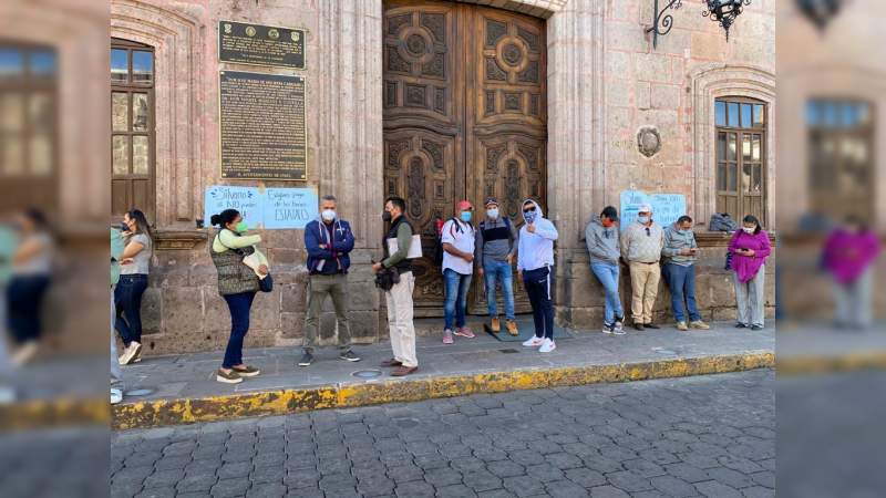 CNTE se manifiesta en el Ayuntamiento de Morelia, exigen pagos atrasados