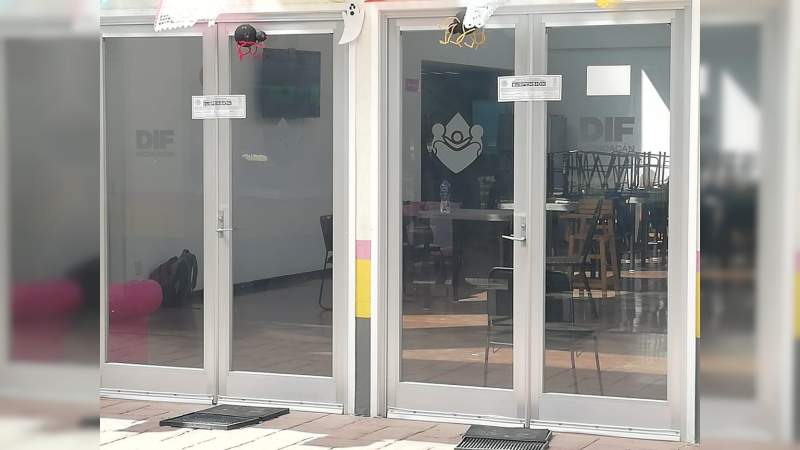 Padres de familia del Hospital Infantil desalojados del albergue por la SSM 