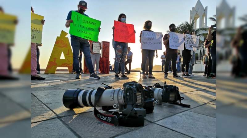 Periodistas se manifiestan en exigencia de la aparición Carlos Zataráin, secuestrado por comando en Mazatlán 