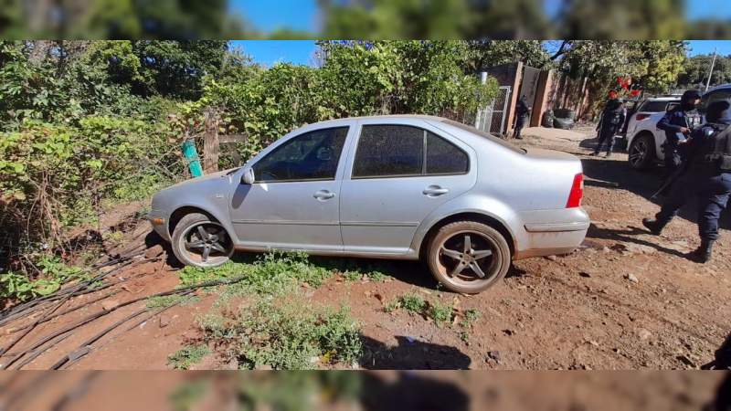 Detienen en Salvador Escalante, Michoacán a seis personas, aseguran autos, armas y destruyen  un narcocampamento