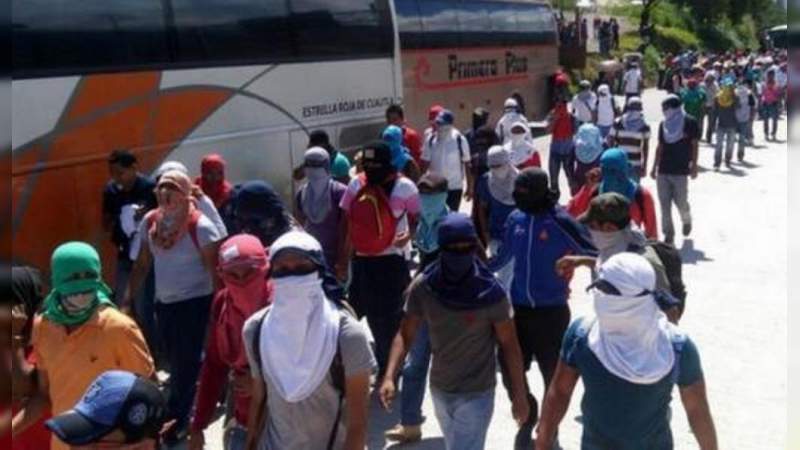 Expulsan a 15 normalistas por actos vandálicos y de violencia, anuncia la Secretaría de Educación de Michoacán 