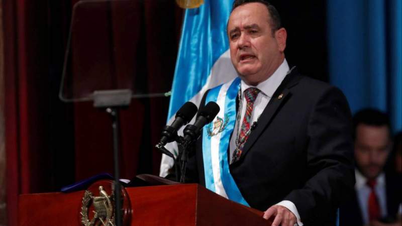 Vicepresidente de Guatemala pide al Presidente renunciar juntos, por controvertido presupuesto que endeudará más al país 