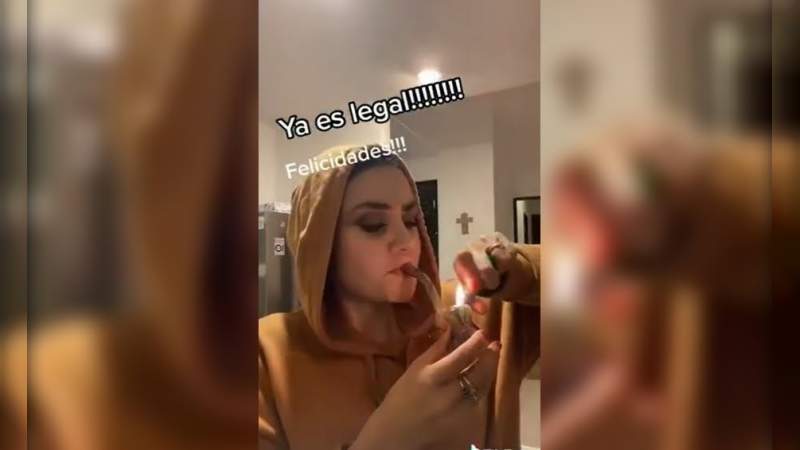Celebra diputada del PES aprobación de la marihuana con un vídeo fumando 
