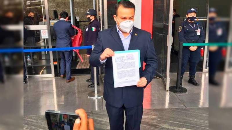 PAN presenta denuncia ante la FGR contra López-Gatell por "mal manejo de la pandemia" 