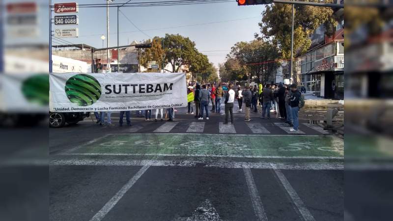 Suttebam y Tecnológicos Descentralizados exigen pagos atrasados, bloquean circulación desde Acueducto hasta la Lázaro Cárdenas