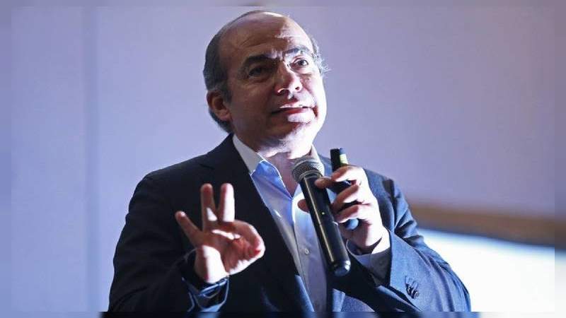 Calderón acusa manejo irresponsable y hasta criminal de la pandemia, estima más de 300 mil muertos 