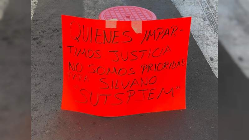 Sindicalizados del Poder Judicial bloquean el Centro Histórico de Morelia