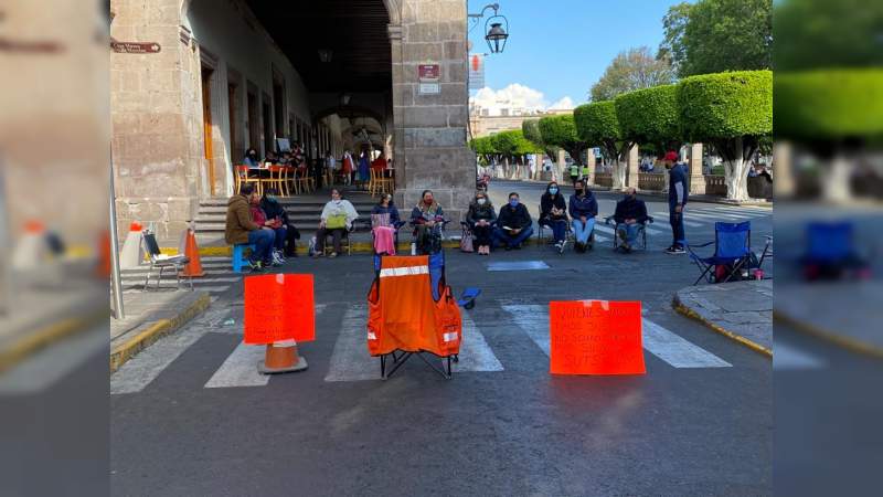 Sindicalizados del Poder Judicial bloquean el Centro Histórico de Morelia