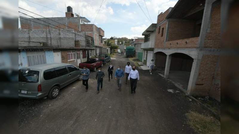 Presidente Municipal hace recorrido por colonias de Morelia, Michoacán