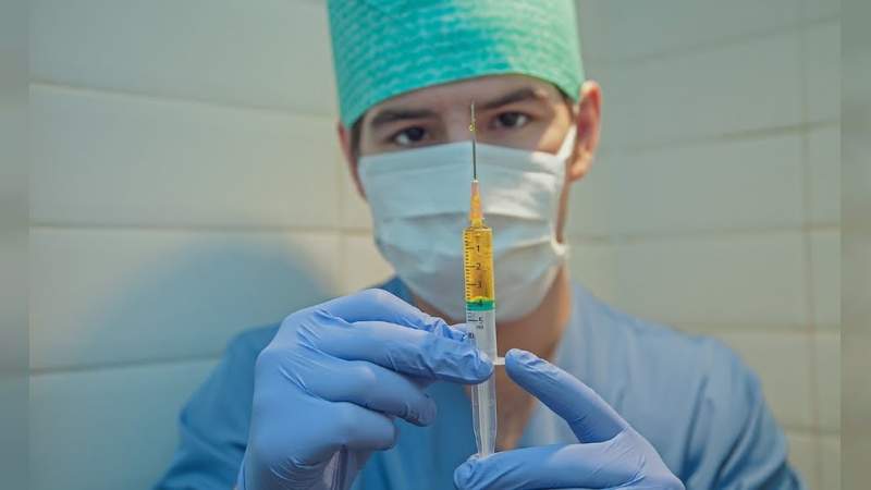 Lanza la UNAM convocatoria para entrar en brigadas de vacunación contra el coronavirus 