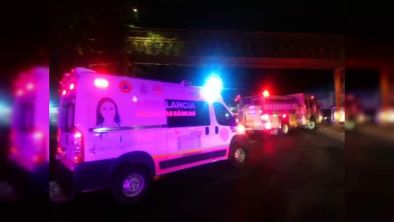 Vuelca con su vehículo en Morelia, Michoacán, pierde la vida 