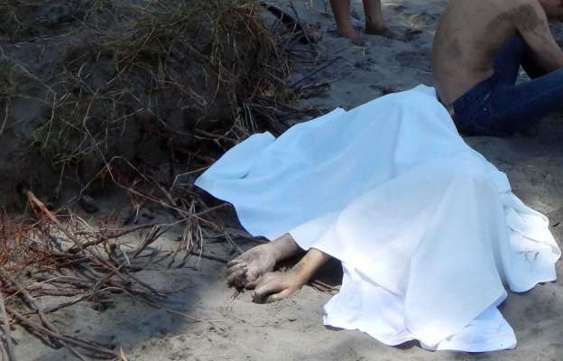Localizan sin vida a víctima del mar de fondo, en Lázaro Cárdenas, Michoacán 