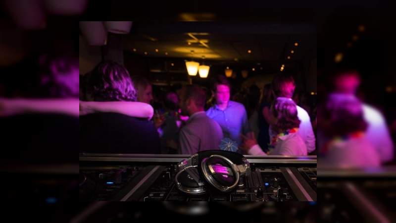 Anuncian multas de hasta $8688 para quién organize fiestas durante la pandemia 