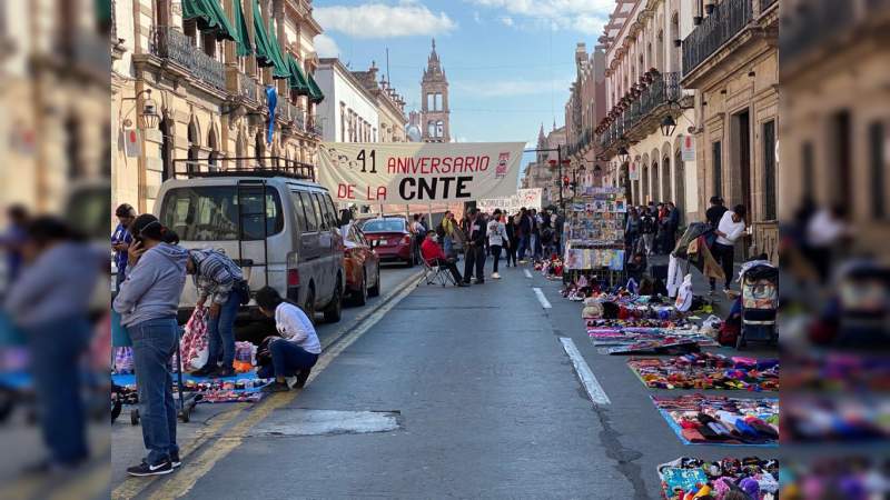 CNTE realiza plantón frente al Congreso 