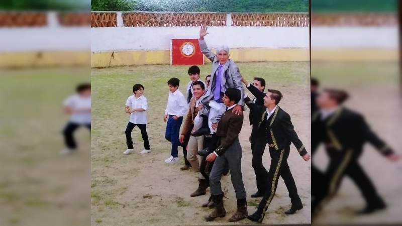 Vladimir Díaz, Princesa Maya y Tomás Bastos  se prueban ante ganado en la Escuela Taurina Municipal de Morelia 