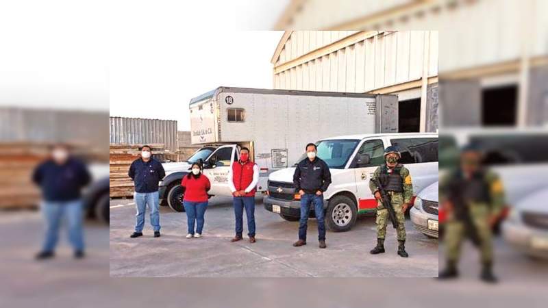 Con retraso llega vacuna de Pfizer contra COVID-19 