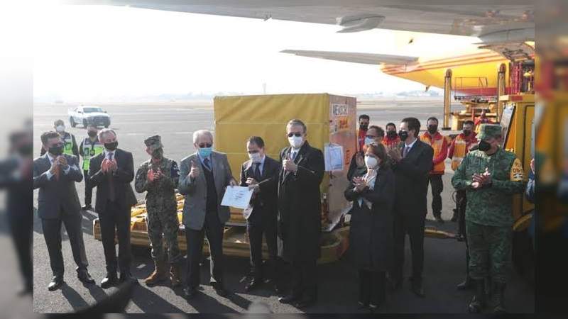 SRE: "Llegarán 50 mil nuevas vacunas de Pfizer a México" 