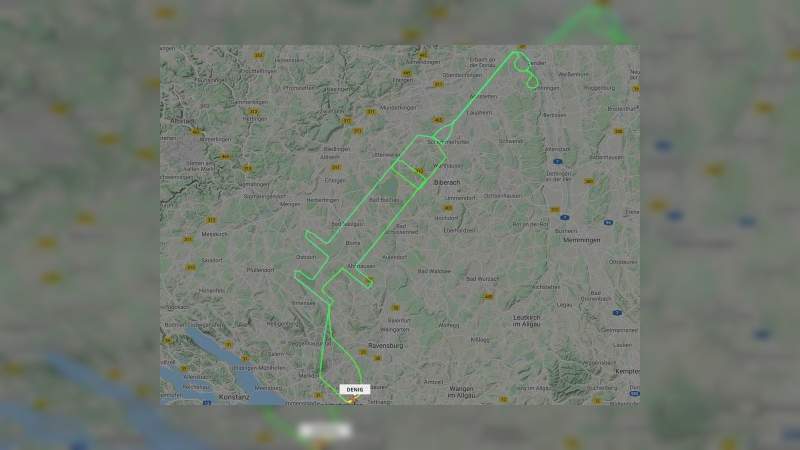 Dibujan jeringa imaginaria gigante por todo el cielo en Europa 