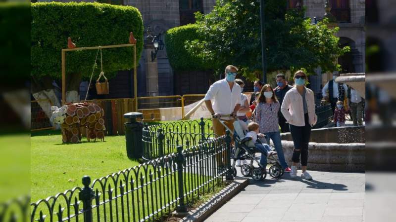 En reconocimiento por embellecer el Centro Histórico de Morelia, entregan apoyos a los artesanos de Capula 