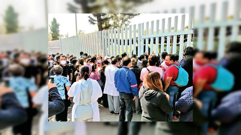 Con influencias consiguen vacunarse contra el Covid-19  