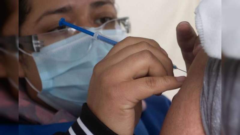 Secretaría de Salud investiga caso de doctora internada tras recibir vacuna de Pfizer 