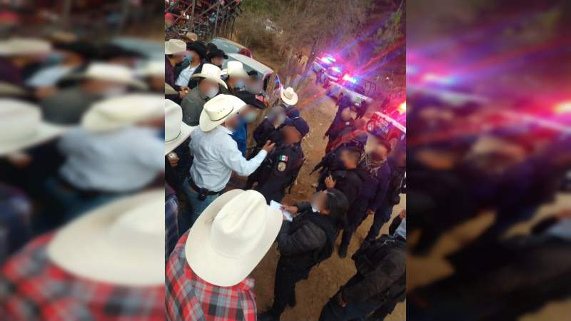 5 patrullas dañadas y 5 agentes heridos al disolver jaripeo en Morelia