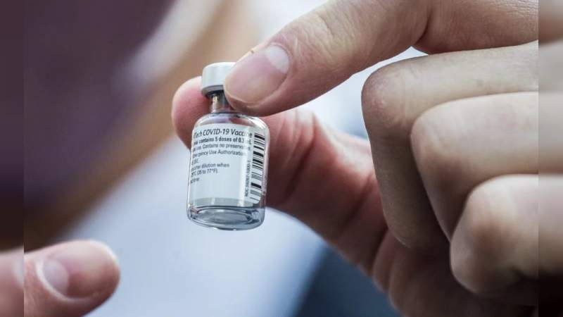 Juez emite orden para aplicación de vacuna Covid a mujer que pidió amparo 