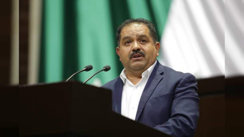 Reprueba Lupillo Aguilera que Federación asigne contrato millonario a estadio de beisbol para beneficiar al hermano del presidente