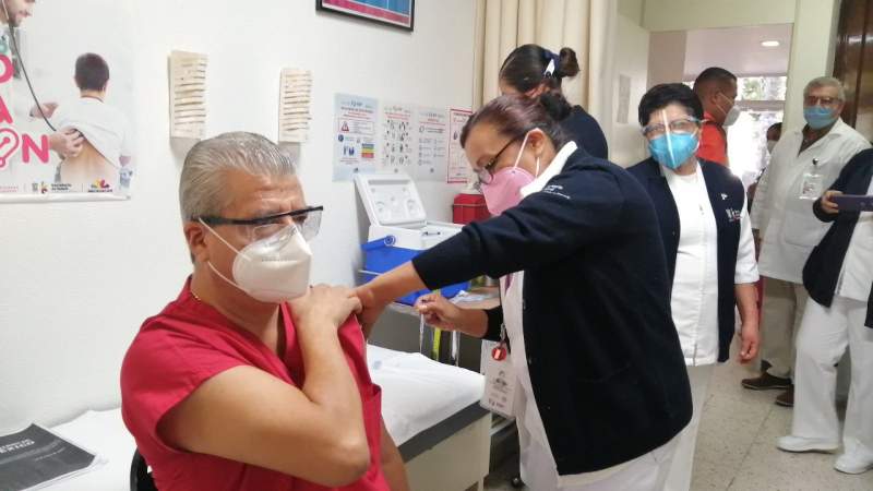 Llegan 625 vacunas contra Covid-19 al Hospital General de Uruapan “Dr. Pedro Daniel Martínez”