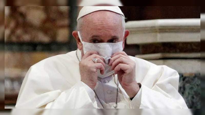 Papa Francisco recibe en el Vaticano vacuna contra el Covid-19 de Pfizer 