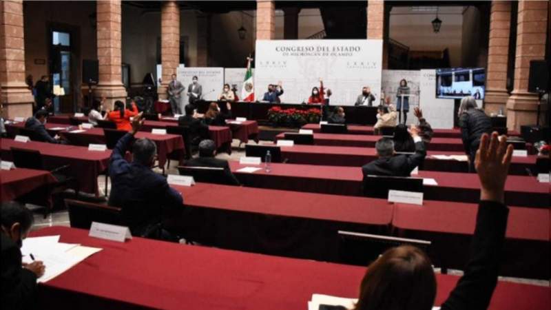 Avanza Ley que regula el uso del cubrebocas en Michoacán 