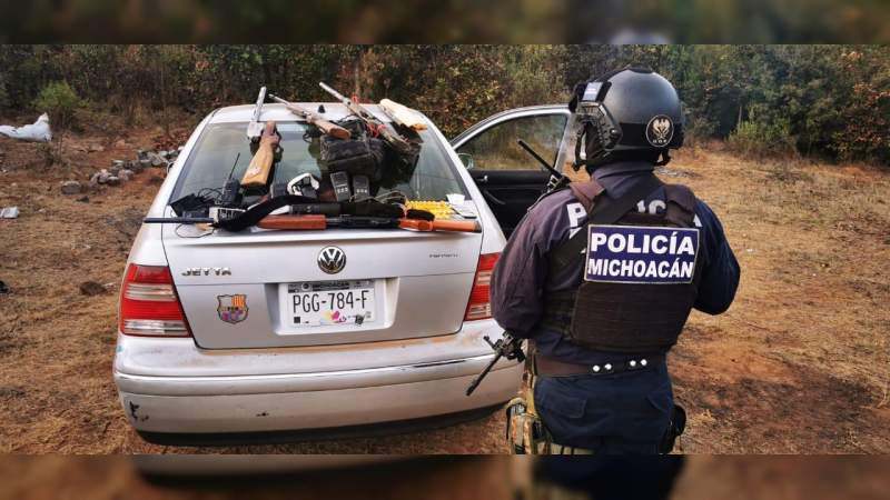 Destruyen un campamento y aseguran armas, cartuchos y equipo de comunicación, en Pátzcuaro 