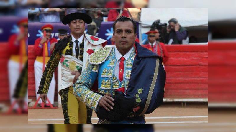El matador de toros uruapense Alejandro Ayala toreará hoy a puerta cerrada en un coso de Morelia, Michoacán 