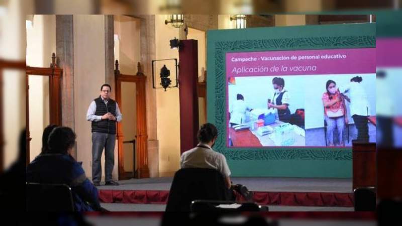 Vacunan a 2 mil profesores de Campeche contra el coronavirus 