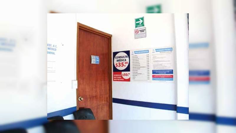 Pacientes con síntomas de Covid-19 prefieren acudir a farmacias ante temor de ser internados 