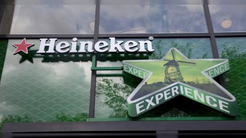 Heineken se une a la causa y producirá hielo carbónico para el transporte de las vacunas anticovid 