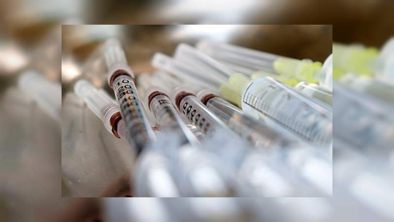 Lista de las diferentes vacunas contra el COVID-19, su eficacia y aprobación 