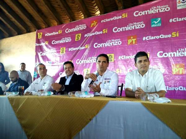 Se unen reconocidos panistas michoacanos al proyecto de Silvano Aureoles - Foto 0 
