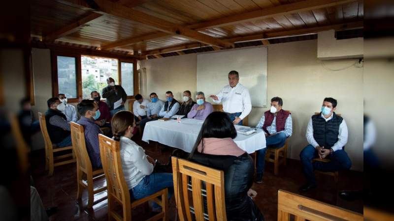 Salvador Barrera Medrano, presidente municipal de Tacámbaro, se integra al proyecto de Raúl Morón 