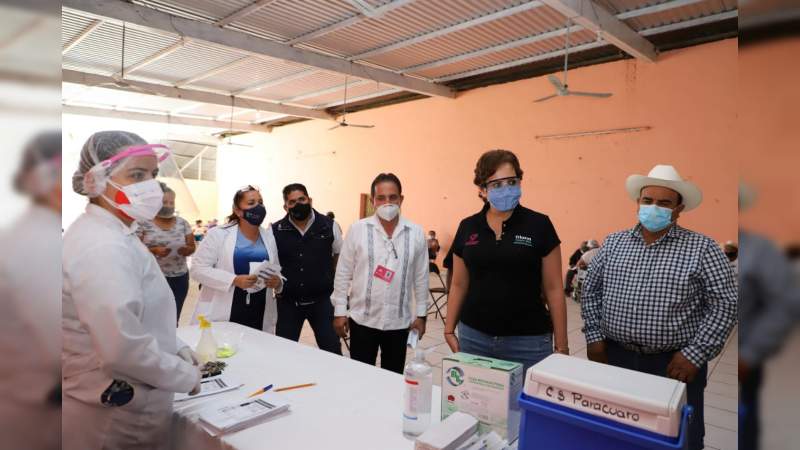 Reciben primera dosis contra Covid-19, seis mil 605 adultos mayores en Michoacán 