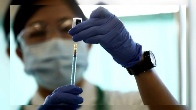 Enfermeras usaban jeringas vacías para "vacunar" a adultos mayores en Brasil 