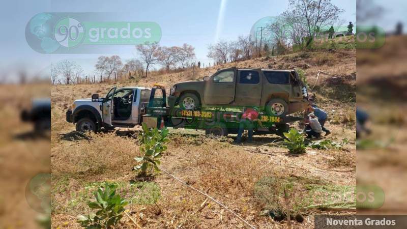 Aseguran dos camionetas blindadas tras balaceras en Tepalcatepec 