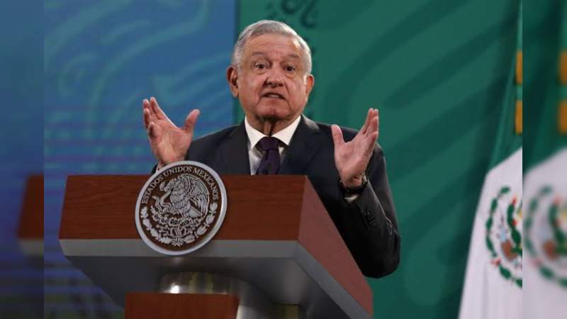 AMLO: "Artistas, Deportistas, ex Miss Universos todos tienen derechos a ingresar en la política" 