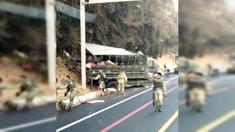 Ocho militares heridos tras volcadura de camión en la Siglo XXI;  tramo Uruapan-Pátzcuaro 