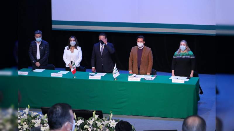 Representante del IMSS en Michoacán entrega su primer informe de actividades