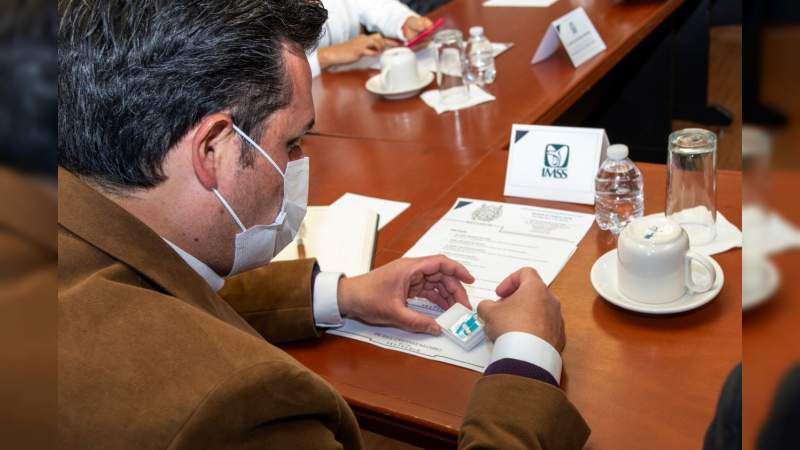 IMSS y UMSNH acuerdan trabajo coordinado para obtener la vacuna contra el Covid-19