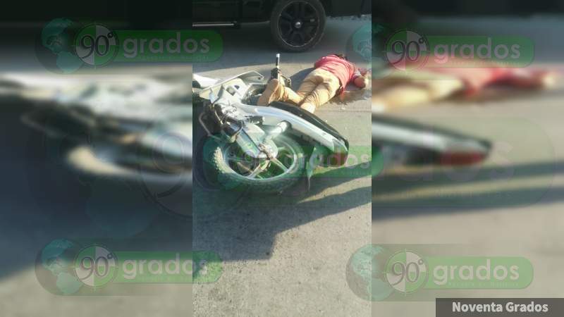 Hombre queda lesionado tras accidente de moto en Apatzingán, Michoacán  