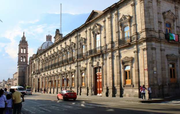Ofrecerá Fondo de Cultura Económica descuento en libros a nicolaitas - Foto 0 