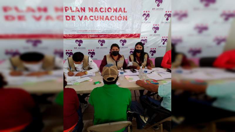 Continúa aplicación de vacunas Pfizer en Michoacán