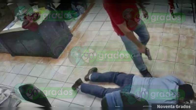 A punta de pistola asaltan consultorio en Morelia, Michoacán